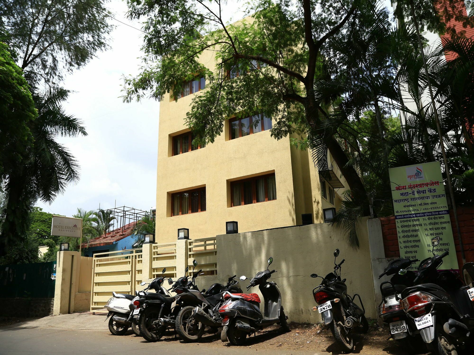 Hotel Oyo 13771 Executive Residency Pune Exterior foto