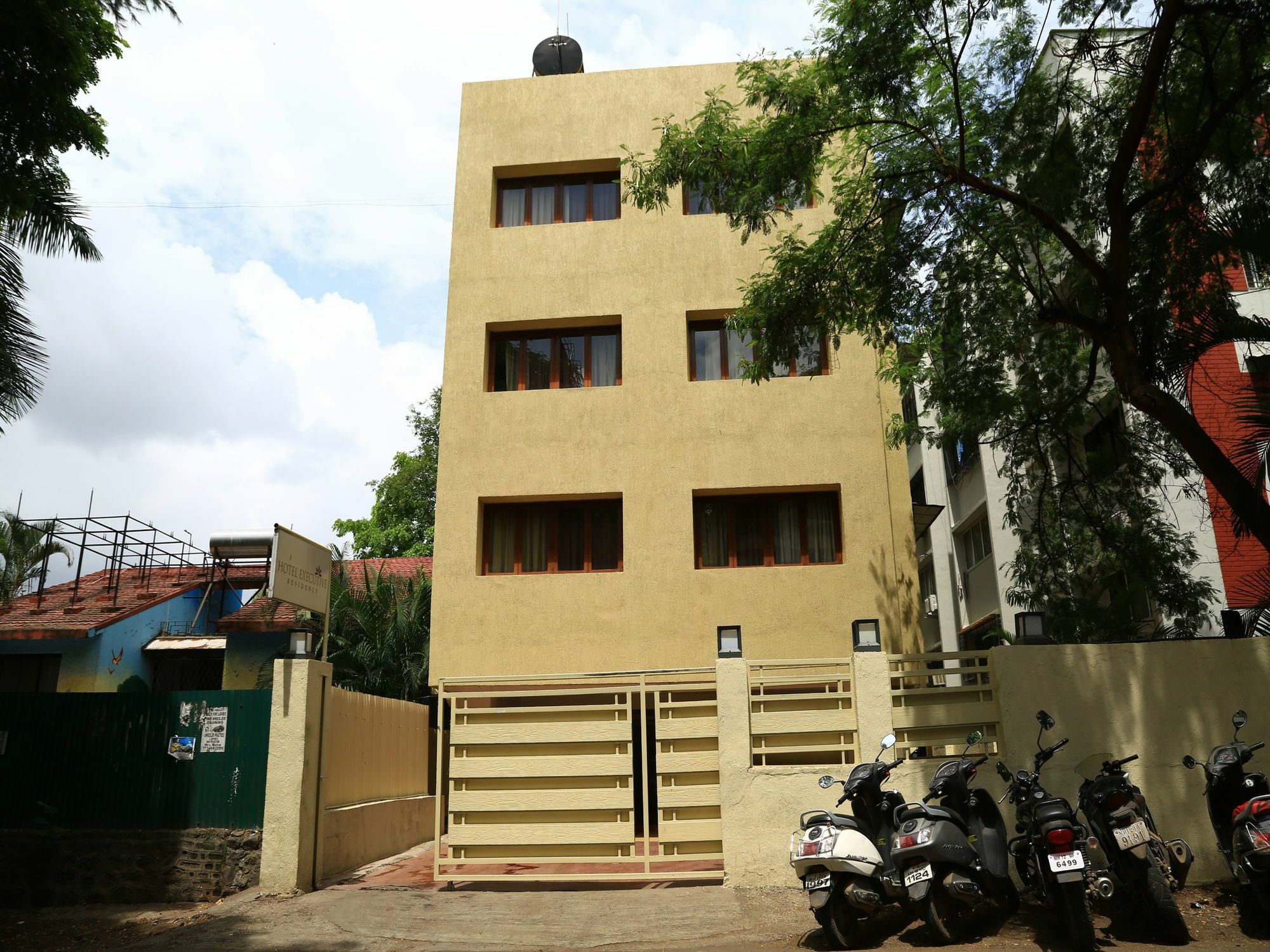 Hotel Oyo 13771 Executive Residency Pune Exterior foto